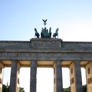 Brandenburger Gate, an important landmark in Berlin.