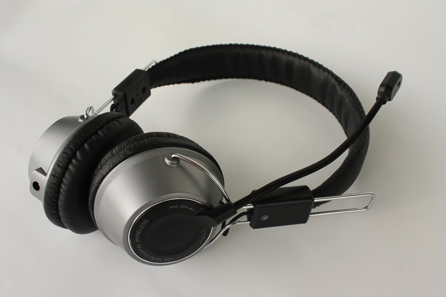 The Creative HS-1200.