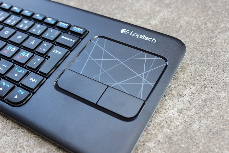 The touchpad of the Logitech K400r.