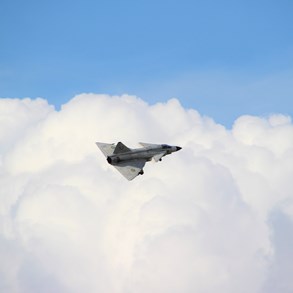 The AJS 39 Viggen &quot;Thunderbolt&quot; coming in for landing.