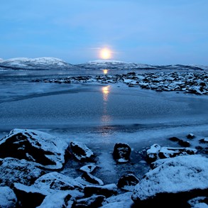 Moonrise over Torne Tr&auml;sk.